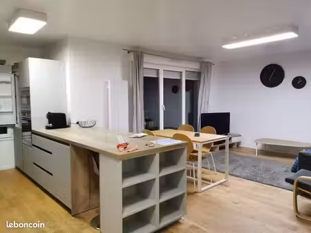 f3 proche chu 63m² balcon parking