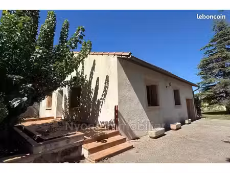 villa 3 pièces 70 m²