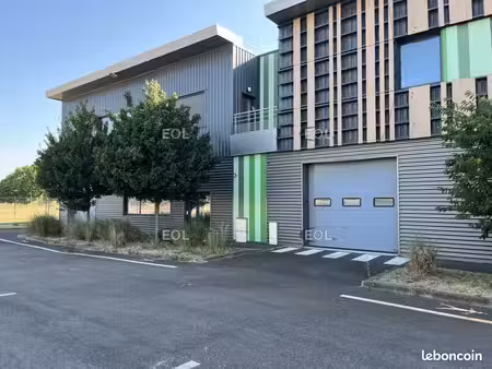 local d'activité 816 m²