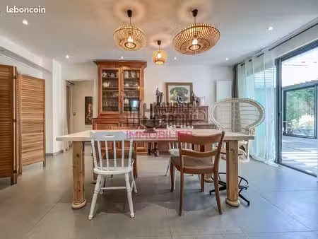 maison 7 pièces 185 m²