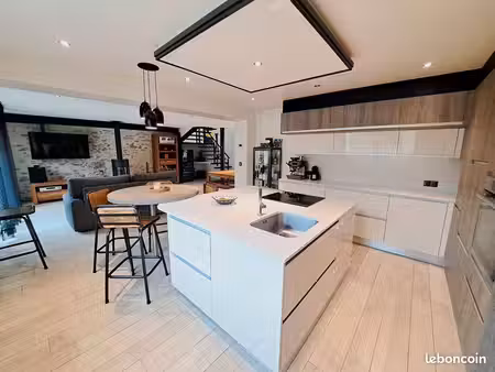 maison 7 pièces 173 m²