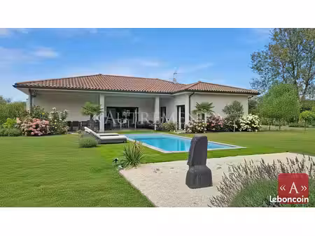 propriété 5 pièces 145 m²