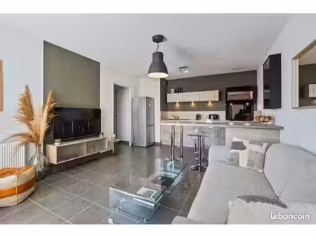 appartement 3 pièces avec terrasse et vue dégagée – agroparc montfavet