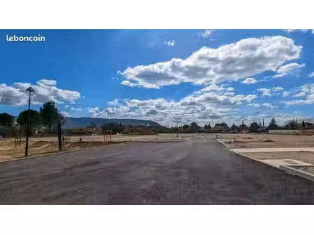 terrain 301 m² robion