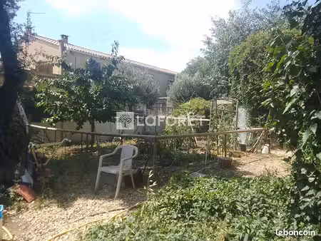 terrain 902 m² vedene