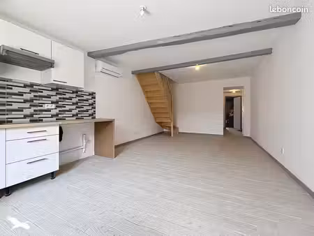 maison 2 pièces 65 m²