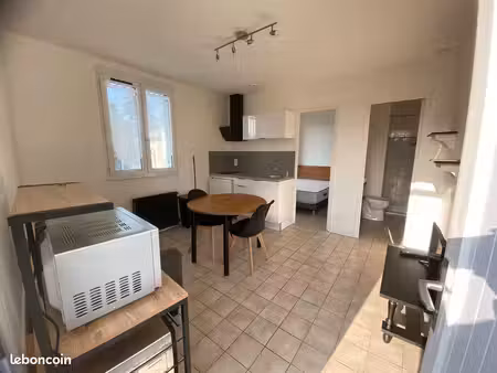 appartement 2 pièces 370 hc