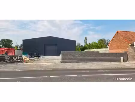 local 200m²