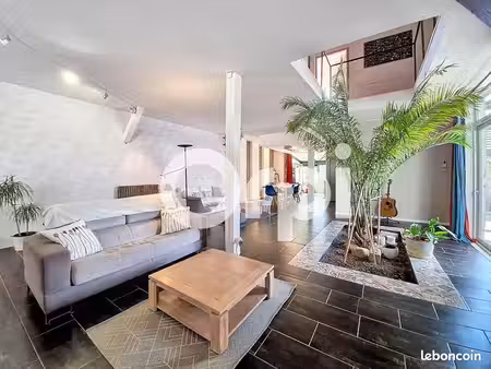 maison 7 pièces 277 m²