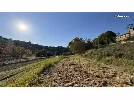 terrain 881 m² ménerbes