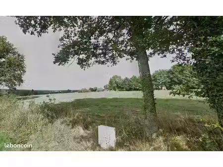 terrain à bâtir de 1980 m² à chaillac-sur-vienne (87)
