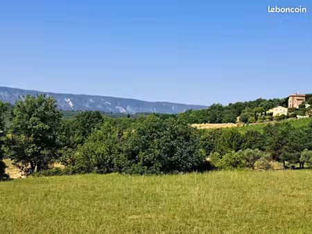 terrain à bâtir de 1400 m² à goult (84)