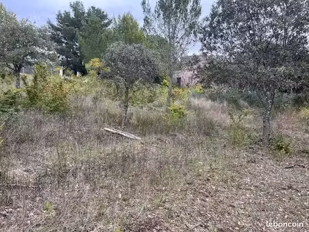 terrain à bâtir de 3750 m² à la bastidonne (84)