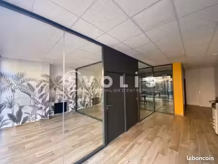 bureaux 177 m²
