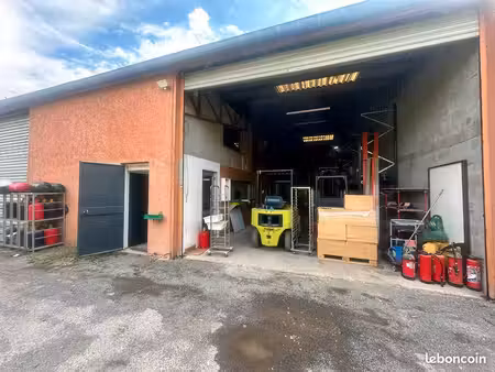 local à usage de stockage + bureaux