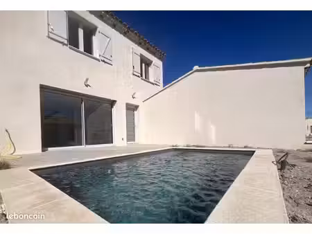villa 4 pièces 100 m²