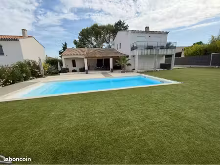 grande maison de 214 m2 au calme