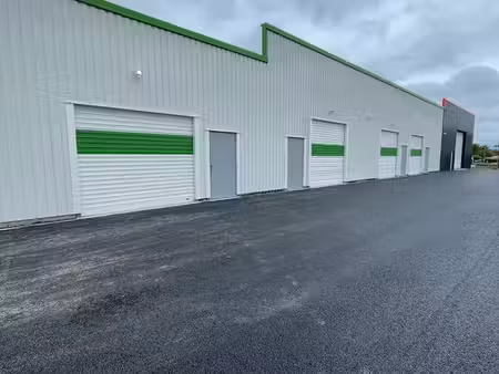 entrepôt 67 à 125 m²