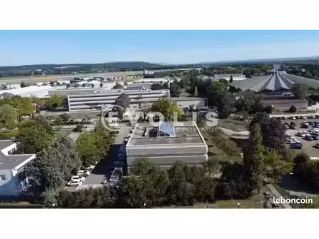 bureaux 82 m²