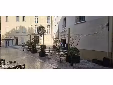restaurant pizzeria