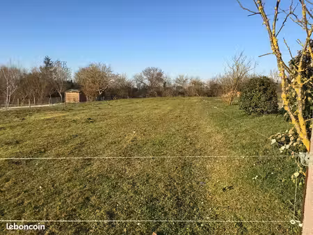 terrain de 750 m² à le gue-de-velluire
