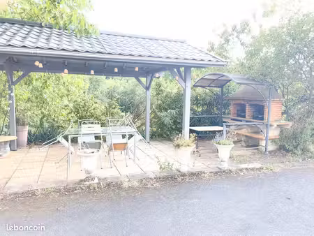 vends belle propriété avec 4 gîtes sur 2 5 hect