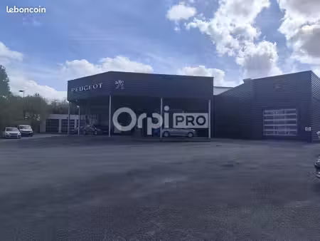 local commercial 1 550 m²