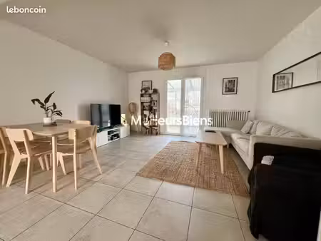 maison 8 pièces 121 m²