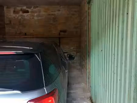 garage fermé sedan centre