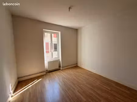 appartement 78 m2 avec grand garage