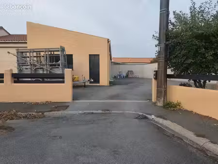 location local commercial