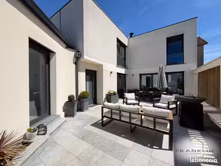 pavillon 6 pièces 148 m²