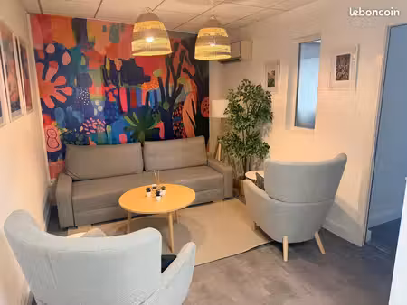 cabinet libéral – salle d'attente & 20 parkings