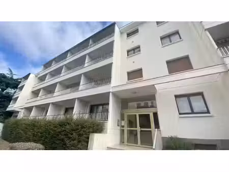location appartement 4 pièces 78 m² à angers (49000)