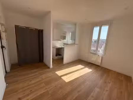 t2 de 29 15 m² entièrement rénové – 2ᵉ et dernier étage