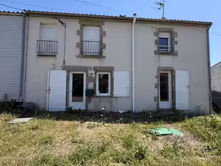 st etienne du bois  maison en pierre  rénovée en 2018  3 cha