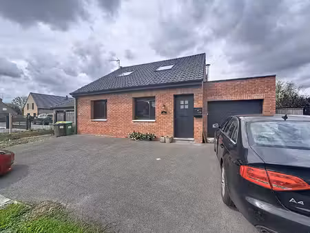 vente maison 4 pièces  123.00m²  aubers