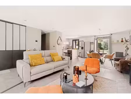 montanay  maison plain pied 124 m² avec jardin et piscine