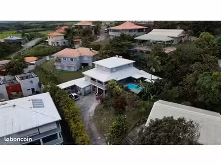 maison 8 pièces 149 m²