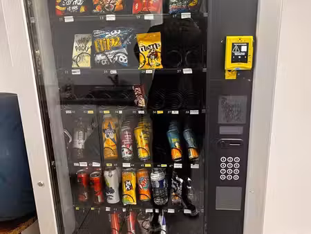 distributeur automatique snacks et boissons
