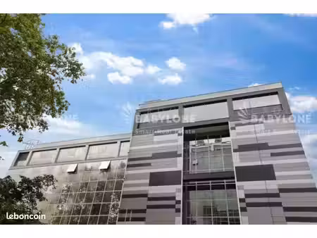 bureaux 1 024 m²