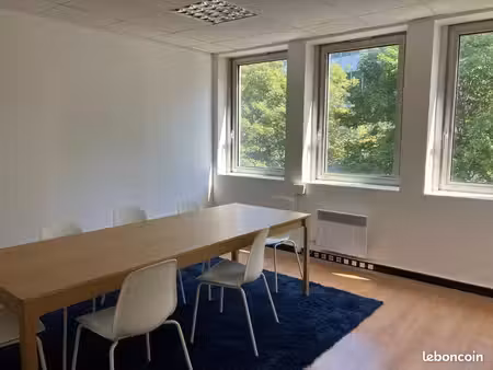 bureaux 741 m²