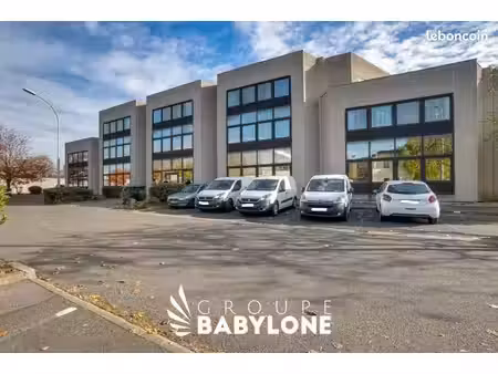bureaux 949 m²