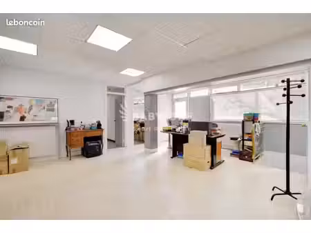 bureaux 162 m²