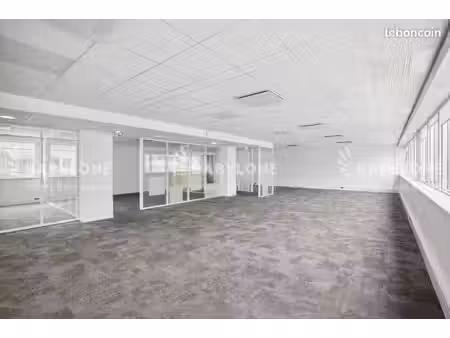 bureaux 580 m²