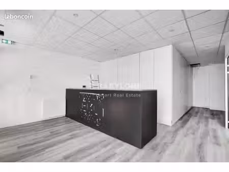 bureau 319 m²