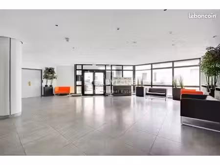 bureaux 197 m²