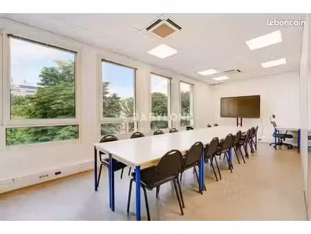 bureau 302 m²