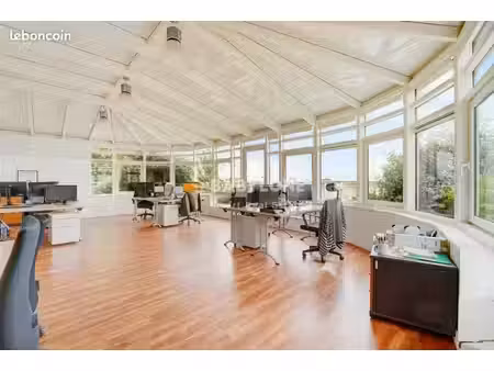 bureau 488 m²