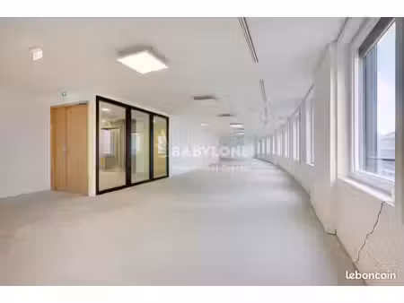 bureaux 4 255 m²